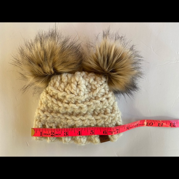 Stiches & Moor Double Pom Faux Fur Beanie Hat Natural Wool White - Picture 4 of 5